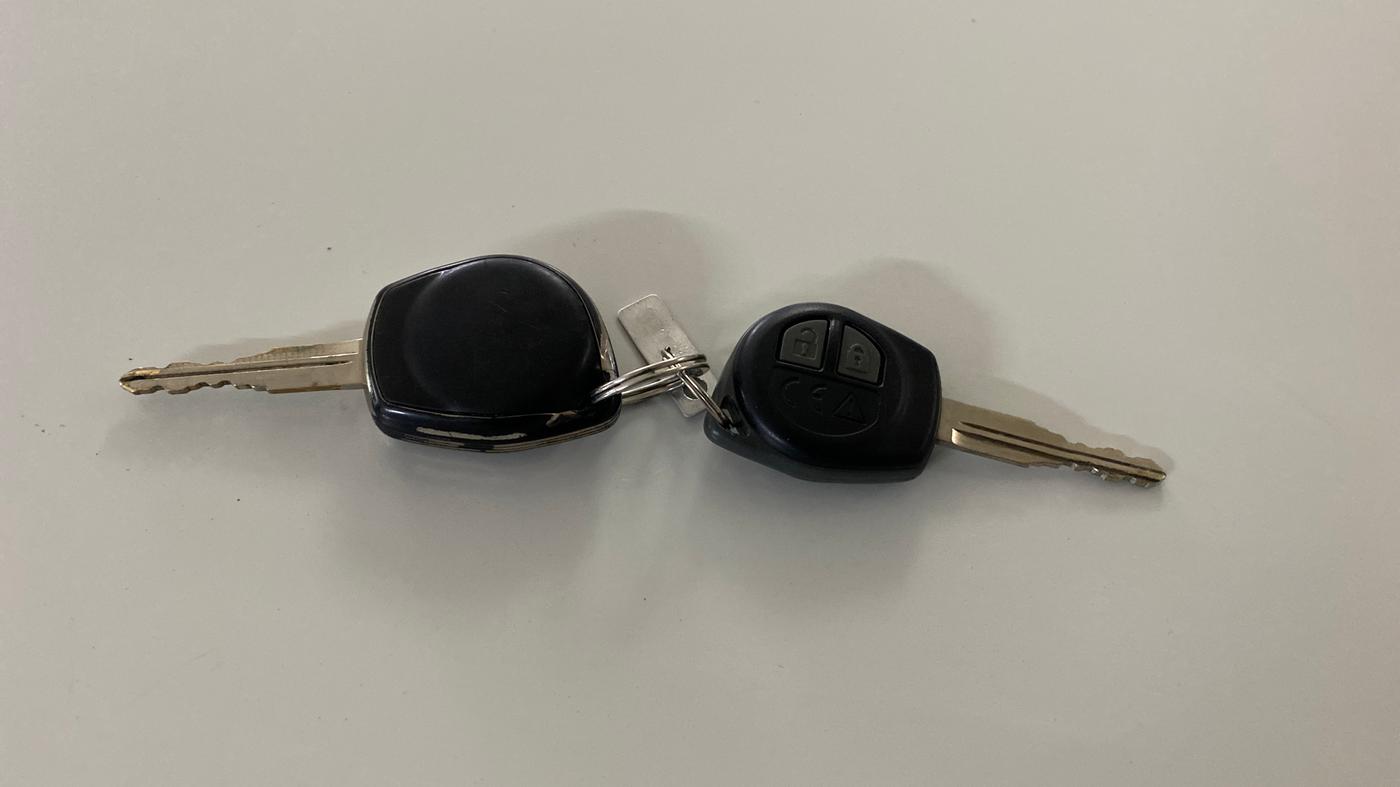 2023 Maruti Baleno DELTA PETROL 1.2, CNG, Manual, 62,033 km, Key Close Up