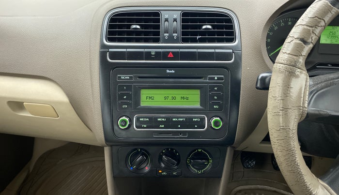 2013 Skoda Rapid AMBITION 1.6 TDI CR MT PLUS, Diesel, Manual, 1,23,994 km, Air Conditioner