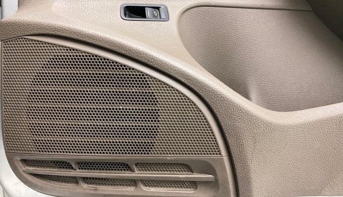 2013 Skoda Rapid AMBITION 1.6 TDI CR MT PLUS, Diesel, Manual, 1,23,994 km, Speaker