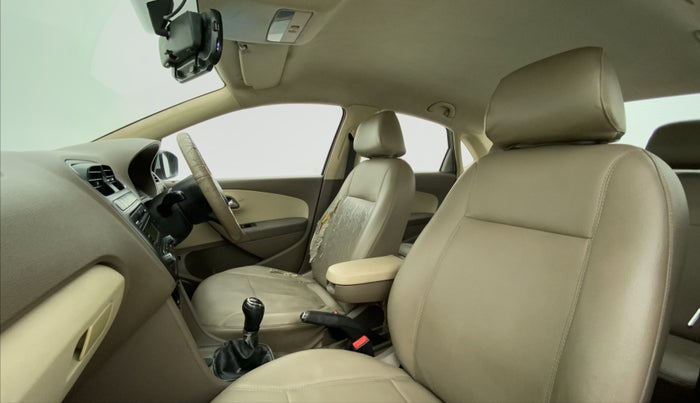 2013 Skoda Rapid AMBITION 1.6 TDI CR MT PLUS, Diesel, Manual, 1,23,994 km, Right Side Front Door Cabin