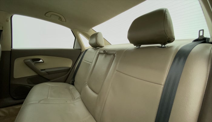 2013 Skoda Rapid AMBITION 1.6 TDI CR MT PLUS, Diesel, Manual, 1,23,994 km, Right Side Rear Door Cabin