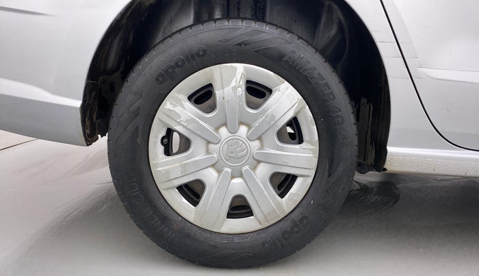 2013 Skoda Rapid AMBITION 1.6 TDI CR MT PLUS, Diesel, Manual, 1,23,994 km, Right Rear Wheel