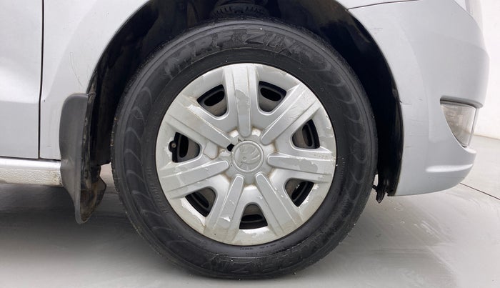 2013 Skoda Rapid AMBITION 1.6 TDI CR MT PLUS, Diesel, Manual, 1,23,994 km, Right Front Wheel