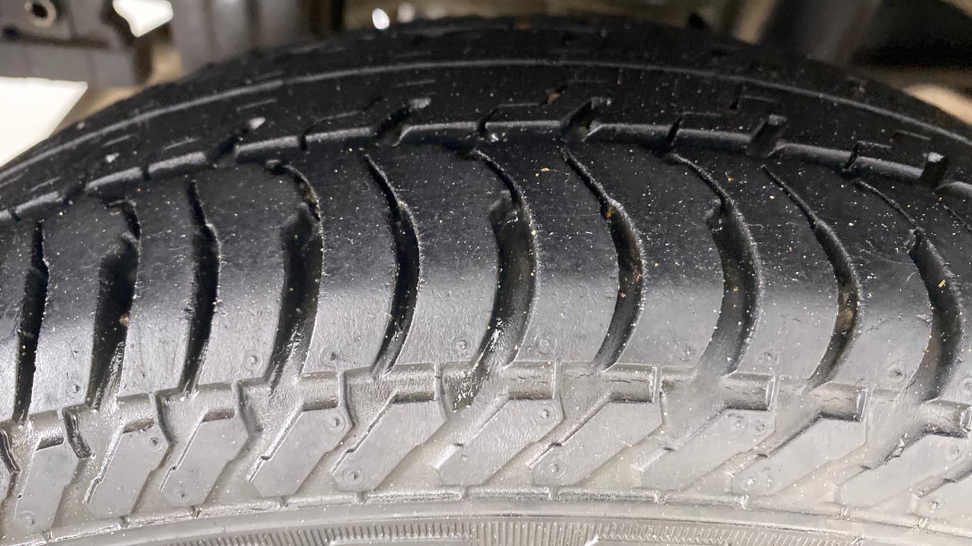 2017 Maruti Alto K10 VXI (O) AMT, Petrol, Automatic, 26,390 km, Right Rear Tyre Tread