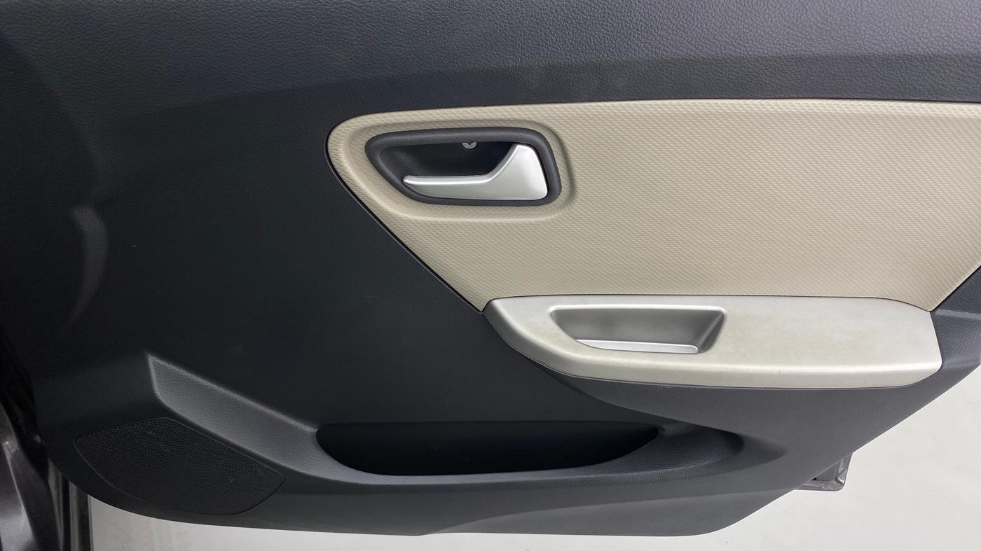 2017 Maruti Alto K10 VXI (O) AMT, Petrol, Automatic, 26,390 km, Driver Side Door Panels Control