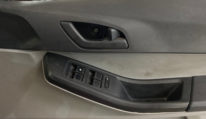 2020 Tata Tiago XT PETROL, Petrol, Manual, 60,933 km, Driver Side Door Panels Control
