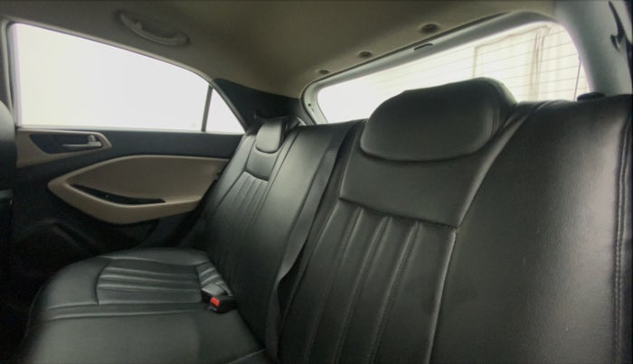 2015 Hyundai Elite i20 SPORTZ 1.2, Petrol, Manual, 50,408 km, Right Side Rear Door Cabin