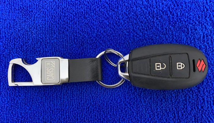 2016 Maruti Baleno ZETA PETROL 1.2, Petrol, Manual, 52,662 km, Key Close Up