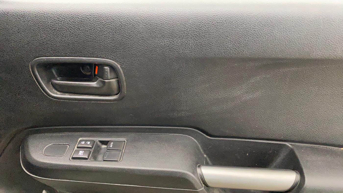 2021 Maruti IGNIS SIGMA 1.2, Petrol, Manual, 42,659 km, Driver Side Door Panels Control
