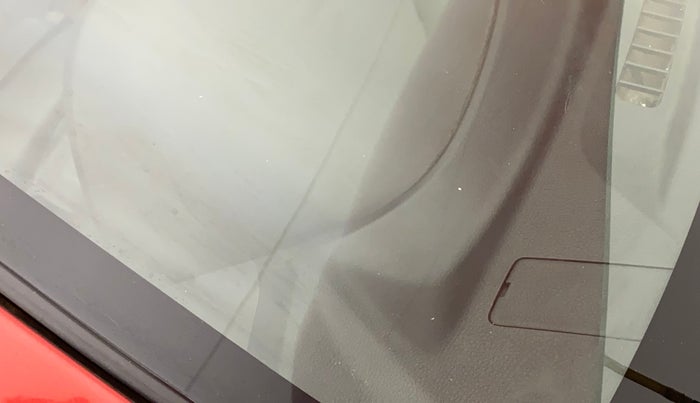 2016 Maruti Alto 800 LXI, Petrol, Manual, 61,237 km, Front windshield - Minor spot on windshield