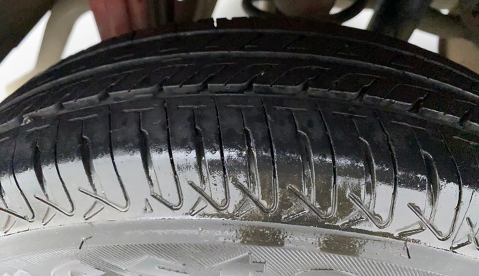 2016 Maruti Alto 800 LXI, Petrol, Manual, 61,237 km, Right Rear Tyre Tread