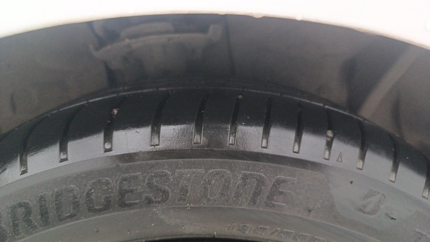 2019 Ford New Figo TITANIUM BLU 1.2 PETROL, Petrol, Manual, 77,710 km, Right Front Tyre Tread
