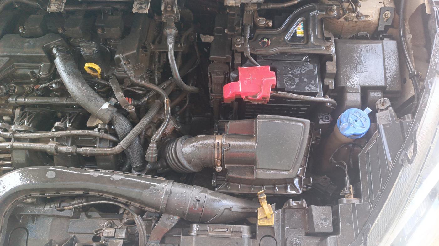 2019 Ford New Figo TITANIUM BLU 1.2 PETROL, Petrol, Manual, 77,710 km, Engine View - Left