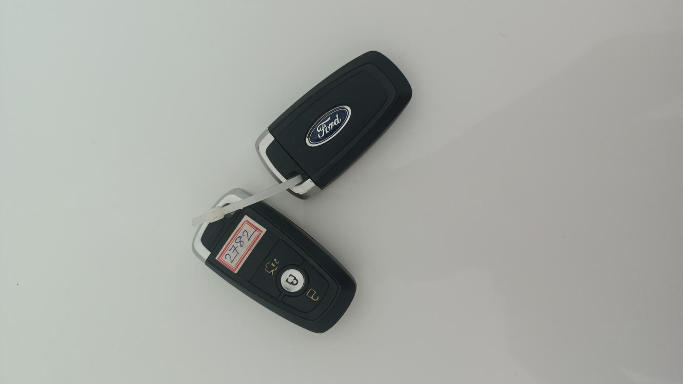 2019 Ford New Figo TITANIUM BLU 1.2 PETROL, Petrol, Manual, 77,710 km, Key Close Up