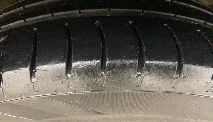 2021 Maruti XL6 ZETA MT, Petrol, Manual, 1,02,876 km, Right Front Tyre Tread