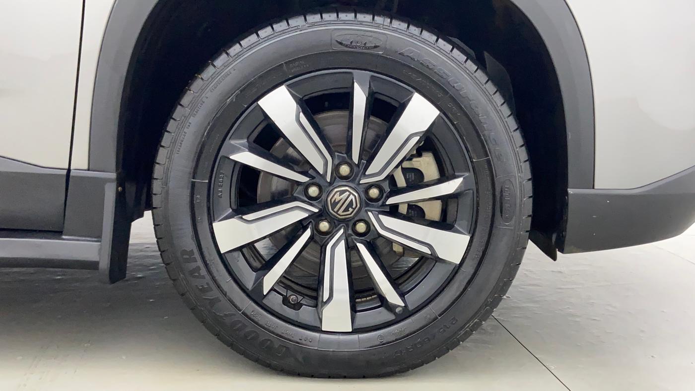 2020 MG HECTOR SHARP DCT PETROL, Petrol, Automatic, 8,787 km, Right Front Tyre