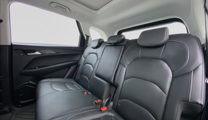 2020 MG HECTOR SHARP DCT PETROL, Petrol, Automatic, 8,787 km, Right Side Door Cabin View