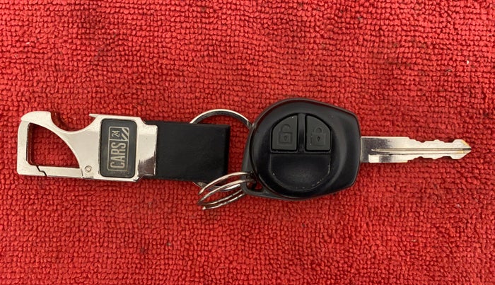 2017 Maruti Swift VXI, Petrol, Manual, 14,486 km, Key Close Up