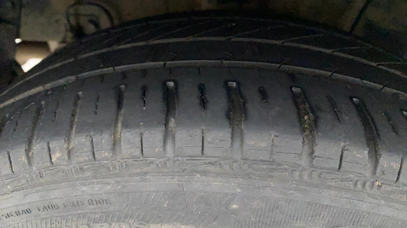 2019 Hyundai Grand i10 MAGNA 1.2 KAPPA VTVT, Petrol, Manual, 32,876 km, Right Rear Tyre Tread