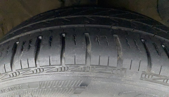 2019 Hyundai Grand i10 MAGNA 1.2 KAPPA VTVT, Petrol, Manual, 32,876 km, Right Front Tyre Tread