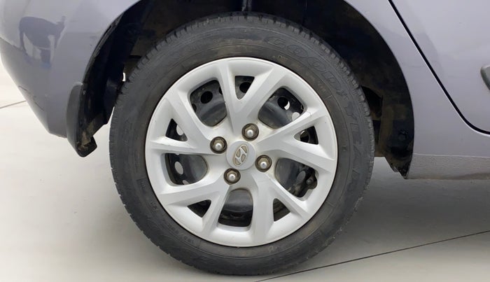2019 Hyundai Grand i10 MAGNA 1.2 KAPPA VTVT, Petrol, Manual, 32,876 km, Right Rear Wheel