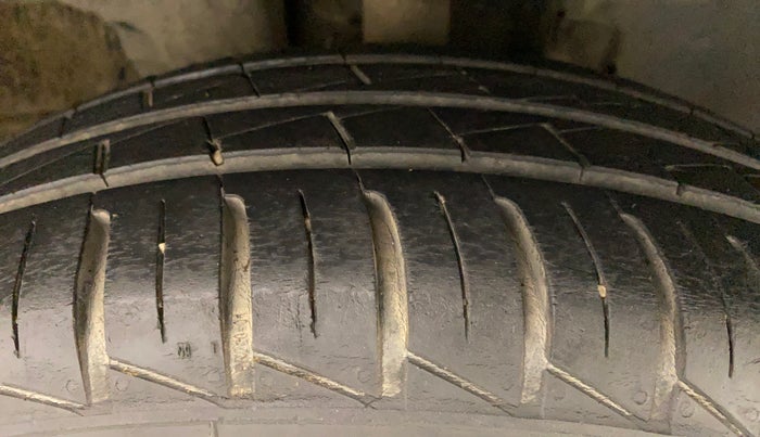 2020 Renault Kwid RXT 0.8, Petrol, Manual, 39,961 km, Right Front Tyre Tread