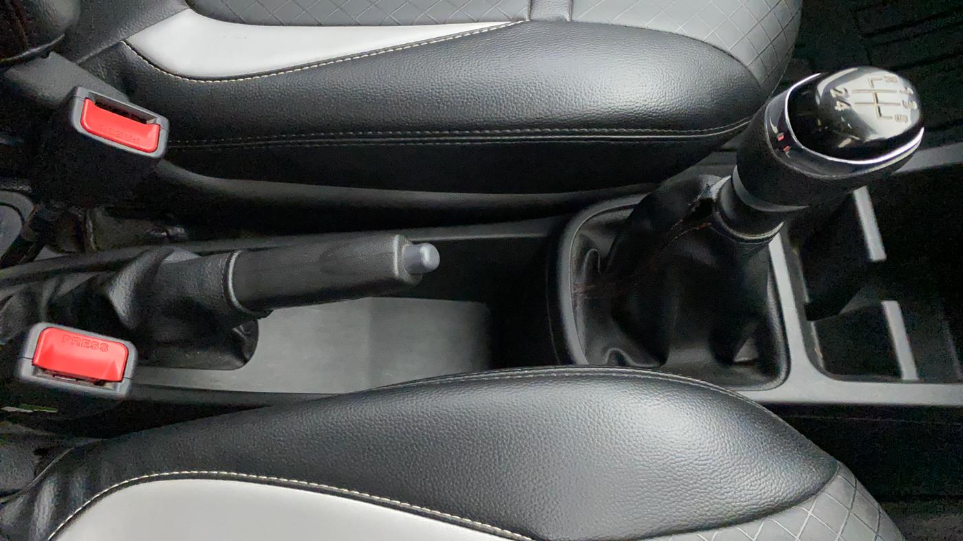 2020 Renault Kwid RXT 0.8, Petrol, Manual, 39,961 km, Gear Lever