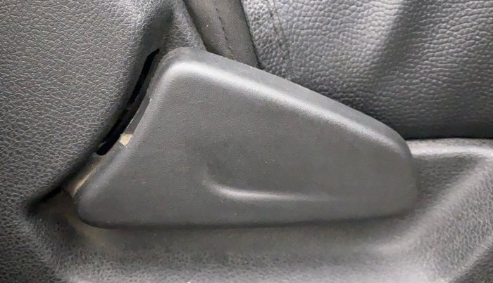2020 Renault Kwid RXT 0.8, Petrol, Manual, 39,961 km, Driver Side Adjustment Panel
