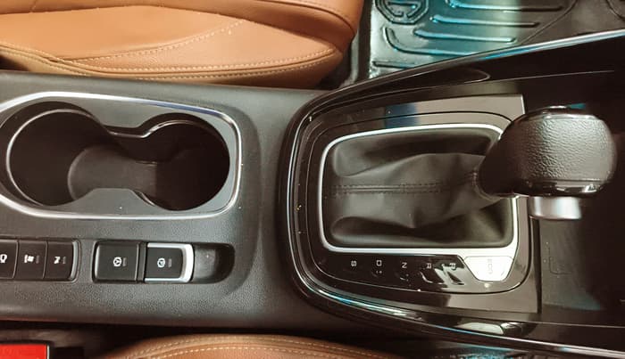 2021 MG HECTOR PLUS SHARP 1.5 PETROL TURBO CVT 6-STR, Petrol, Automatic, 68,381 km, Gear Lever