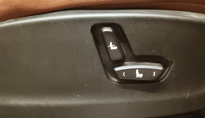 2021 MG HECTOR PLUS SHARP 1.5 PETROL TURBO CVT 6-STR, Petrol, Automatic, 68,381 km, Driver Side Adjustment Panel