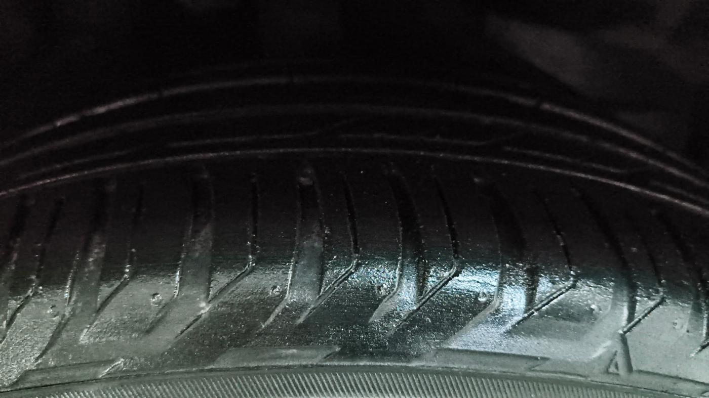 2021 MG HECTOR PLUS SHARP 1.5 PETROL TURBO CVT 6-STR, Petrol, Automatic, 68,381 km, Right Front Tyre Tread