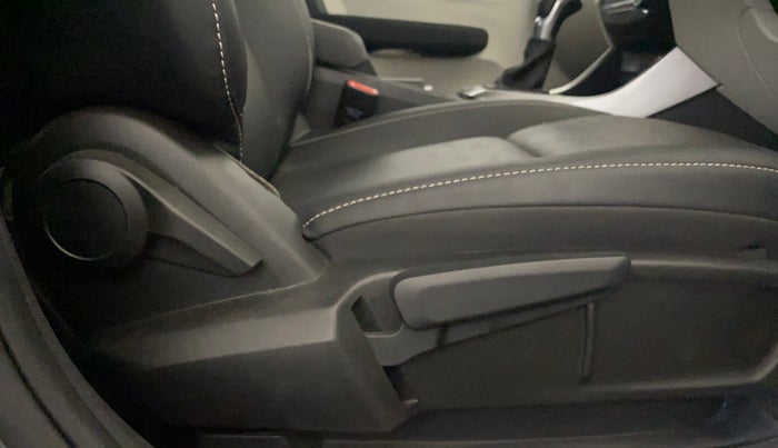 2022 Tata ALTROZ XZA PLUS, Petrol, Automatic, 14,740 km, Driver Side Adjustment Panel