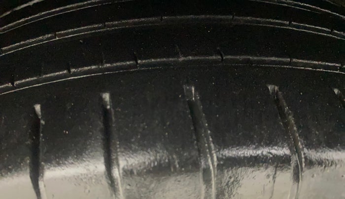 2019 Toyota Glanza G ISG, Petrol, Manual, 36,565 km, Right Front Tyre Tread