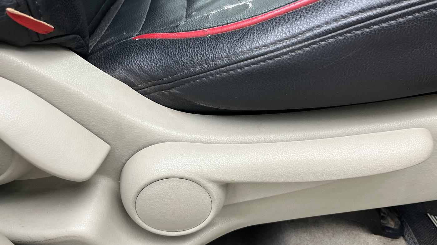 2014 Nissan Micra Active XV, Petrol, Manual, 40,029 km, Driver Side Adjustment Panel