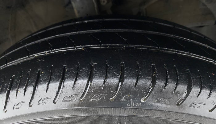2020 Maruti Baleno DELTA PETROL 1.2, Petrol, Manual, 54,743 km, Right Front Tyre Tread