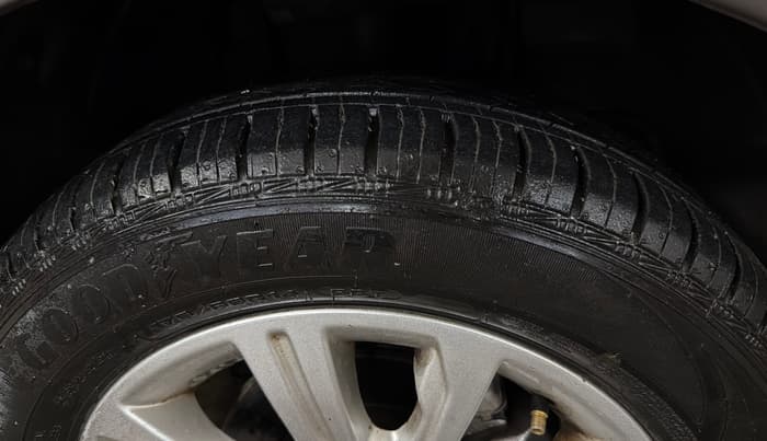 2016 Tata Tiago XZ PETROL, Petrol, Manual, 51,184 km, Right Front Tyre Tread