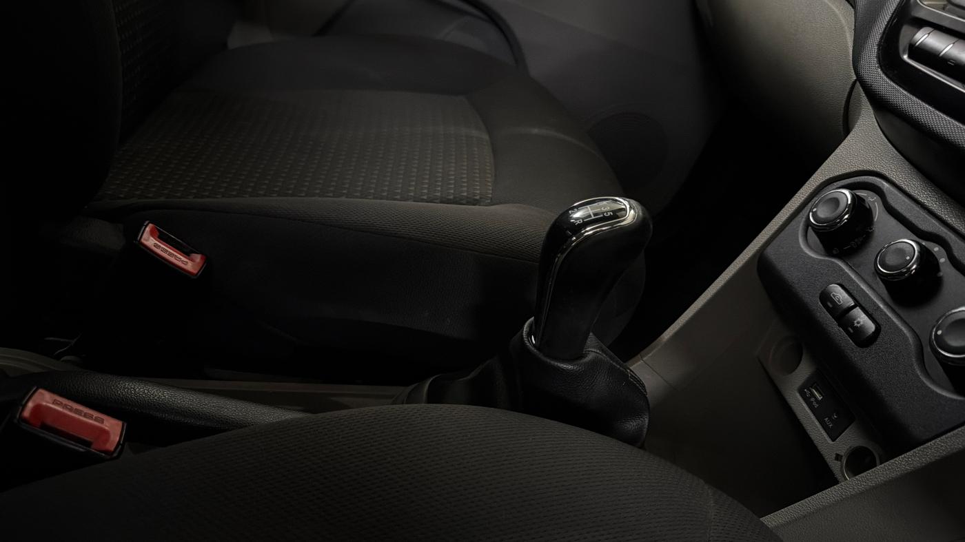 2016 Tata Tiago XZ PETROL, Petrol, Manual, 51,284 km, Gear Lever