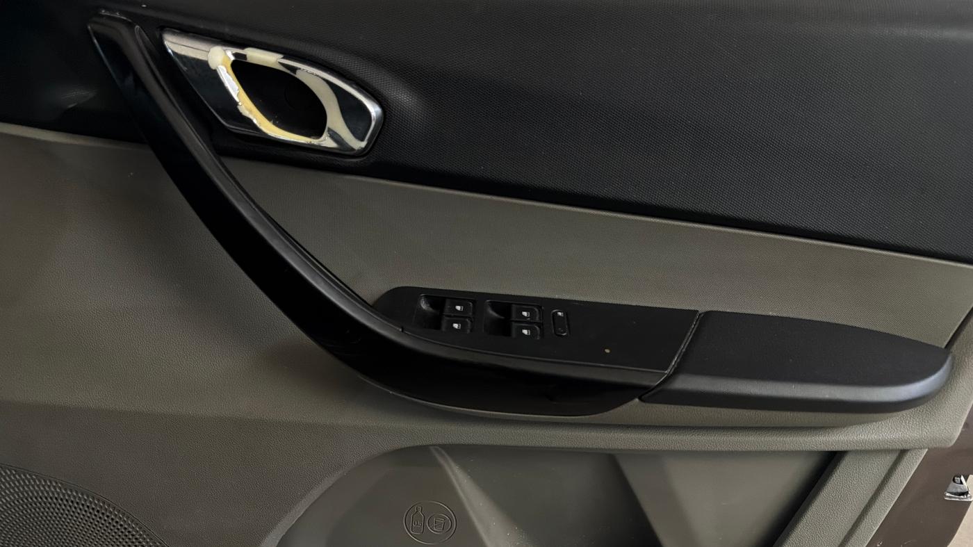 2016 Tata Tiago XZ PETROL, Petrol, Manual, 51,284 km, Driver Side Door Panels Control