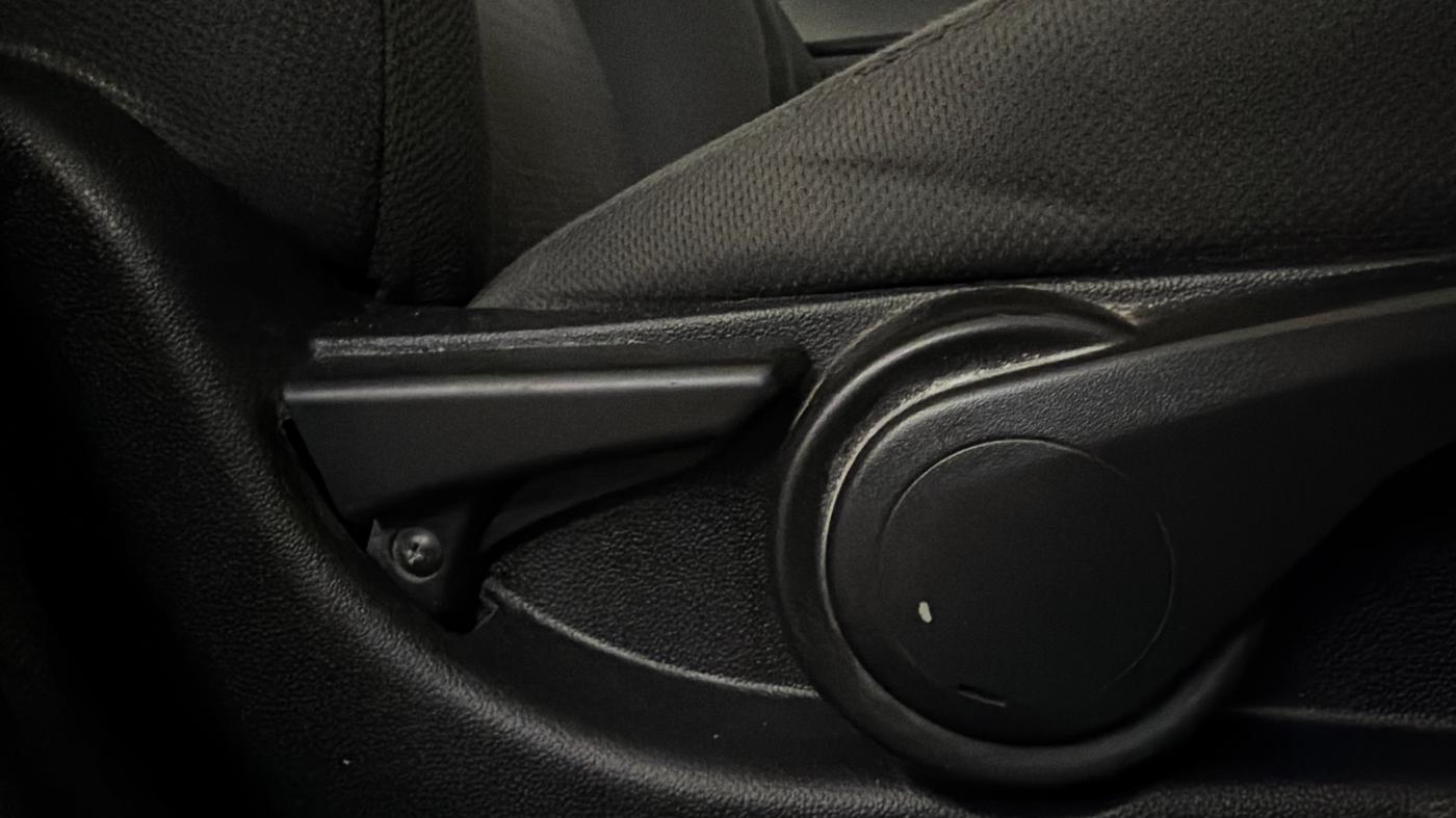 2016 Tata Tiago XZ PETROL, Petrol, Manual, 51,284 km, Driver Side Adjustment Panel