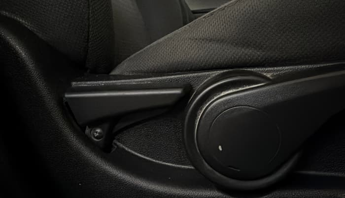 2016 Tata Tiago XZ PETROL, Petrol, Manual, 51,184 km, Driver Side Adjustment Panel