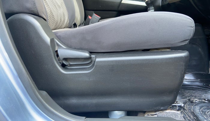 2013 Maruti Wagon R 1.0 LXI, Petrol, Manual, 97,872 km, Driver Side Adjustment Panel