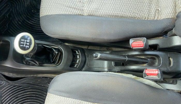 2013 Maruti Wagon R 1.0 LXI, Petrol, Manual, 97,872 km, Gear Lever