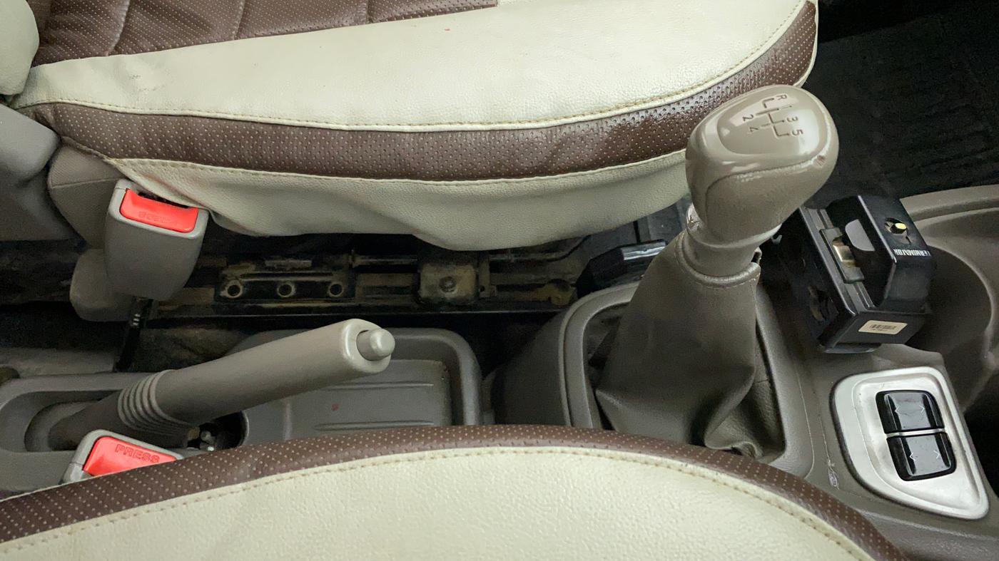 2016 Datsun Redi Go T (O), Petrol, Manual, 41,932 km, Gear Lever