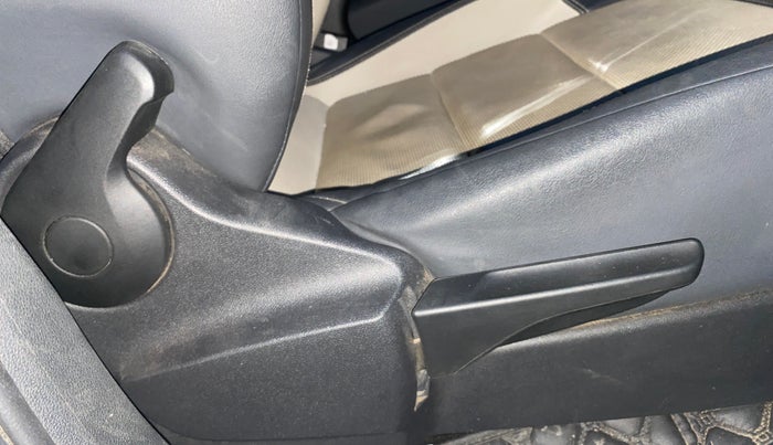 2023 Skoda SLAVIA STYLE 1.0L TSI MT, Petrol, Manual, 27,635 km, Driver Side Adjustment Panel