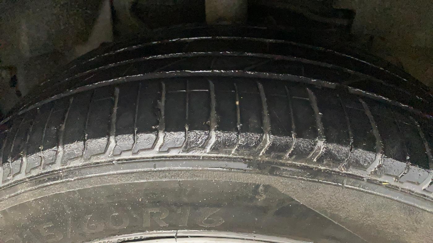2019 Tata NEXON XM PETROL, Petrol, Manual, 49,635 km, Right Front Tyre Tread