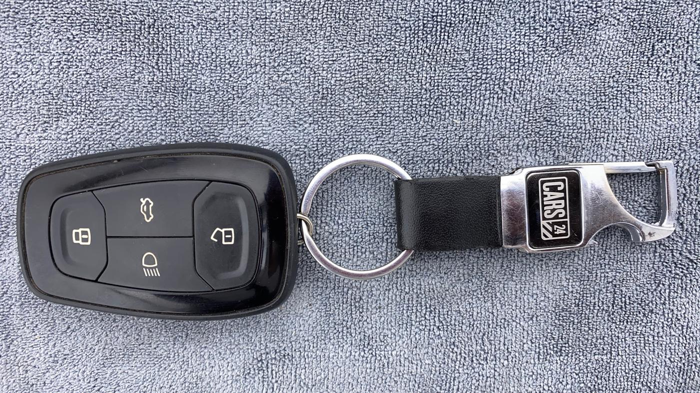 2021 Tata ALTROZ XT 1.5 RTQ, Diesel, Manual, 16,973 km, Key Close Up