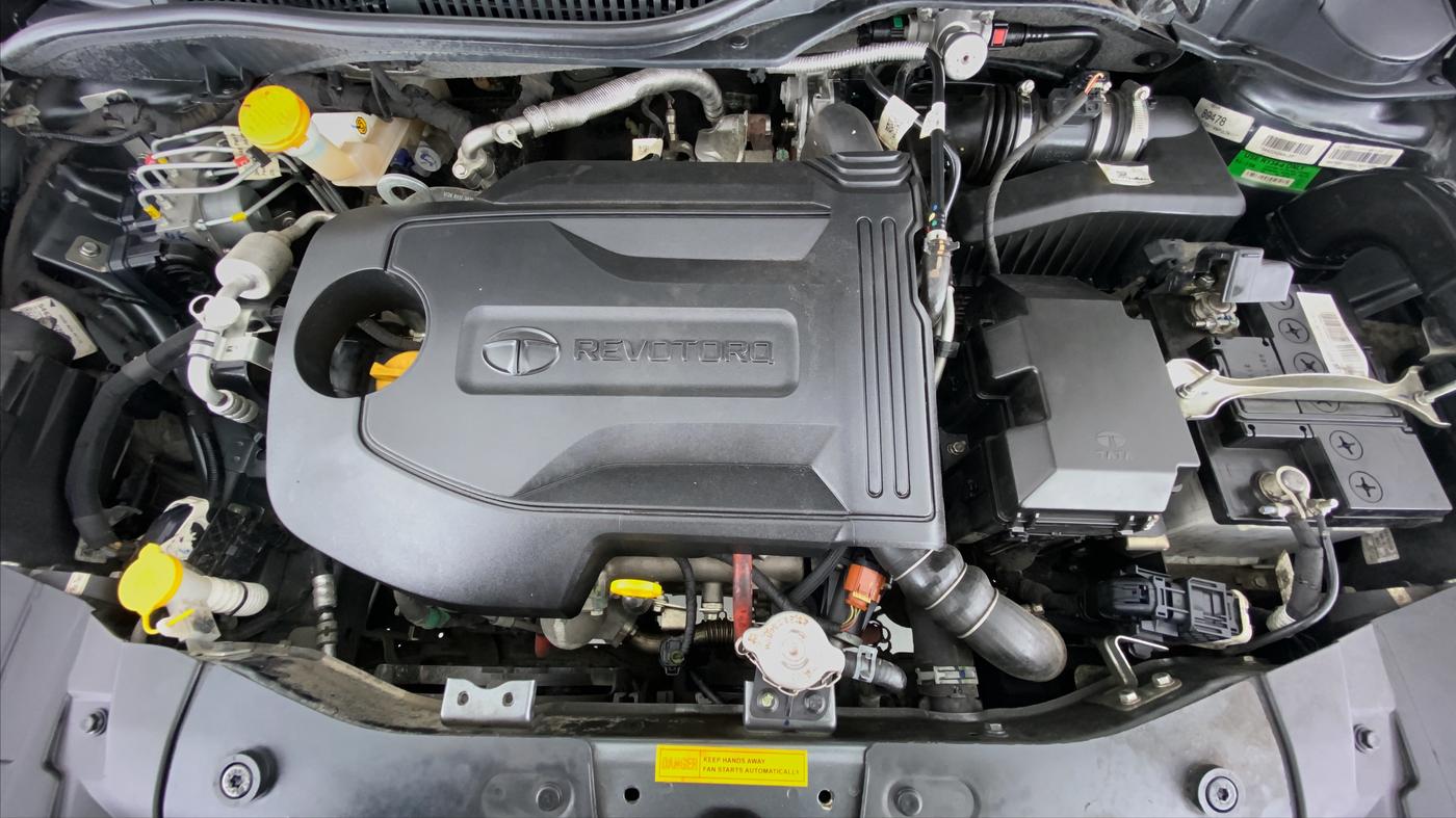 2021 Tata ALTROZ XT 1.5 RTQ, Diesel, Manual, 16,973 km, Open Bonet