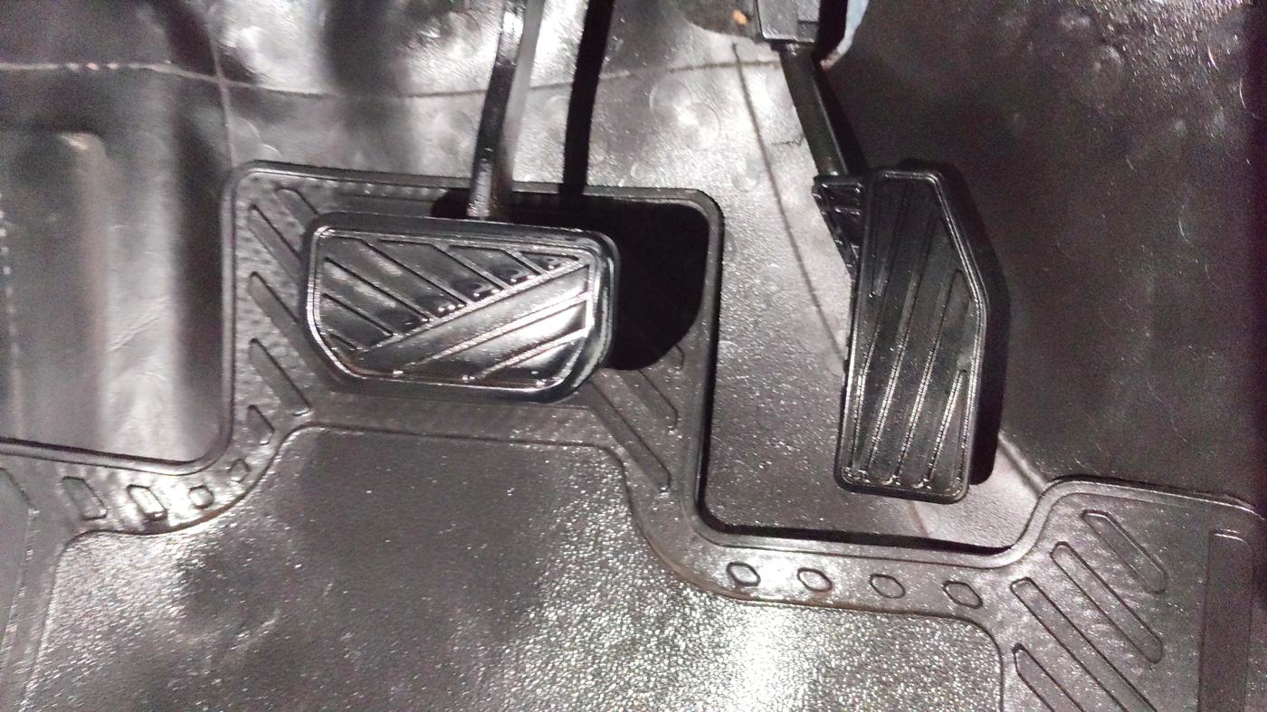 2020 Maruti XL6 ALPHA AT, Petrol, Automatic, 61,642 km, Pedals