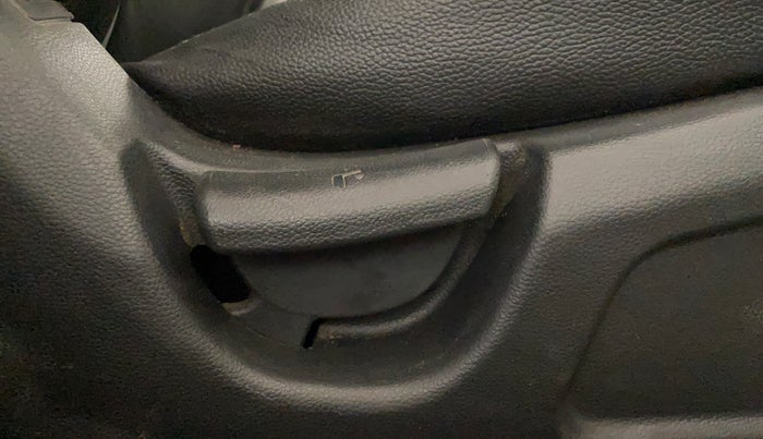 2018 Hyundai Elite i20 MAGNA EXECUTIVE 1.2, Petrol, Manual, 24,500 km, Driver Side Adjustment Panel