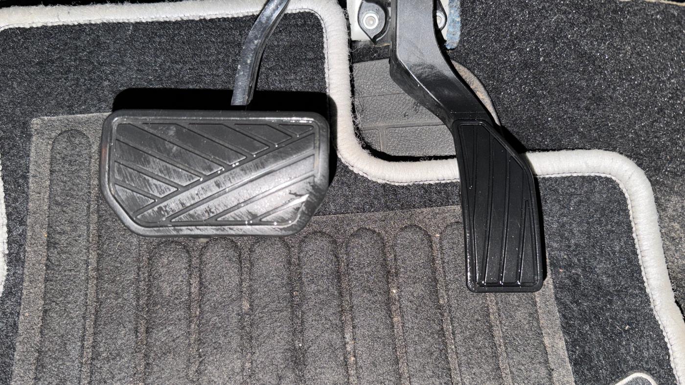 2022 Maruti Vitara Brezza VXI AT SHVS, Petrol, Automatic, 47,305 km, Pedals